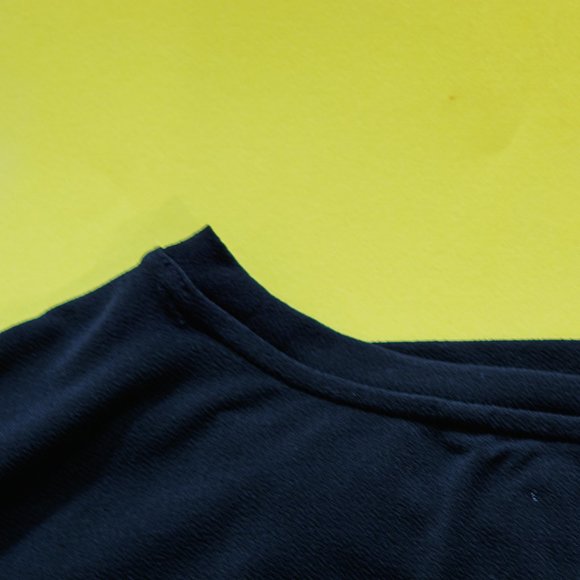 Banana Republic Black Sleeveless Top - Picture 6 of 7